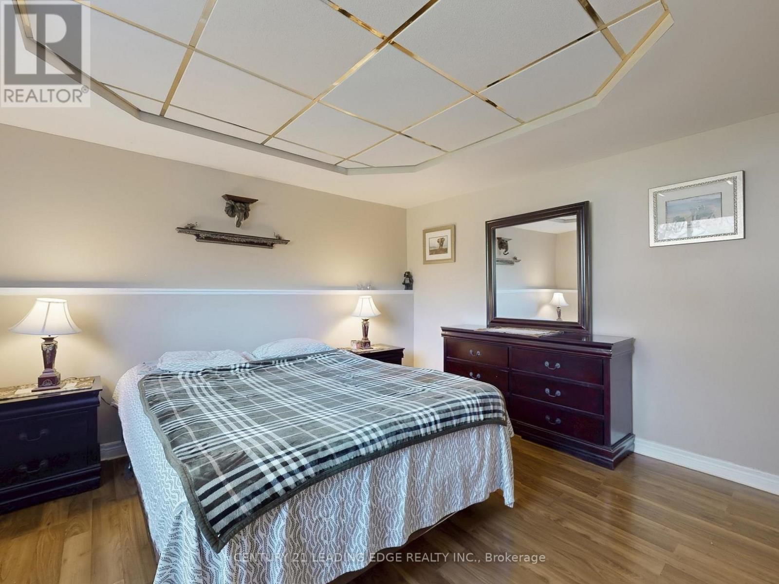 53 METRO ROAD NORTH Image 34