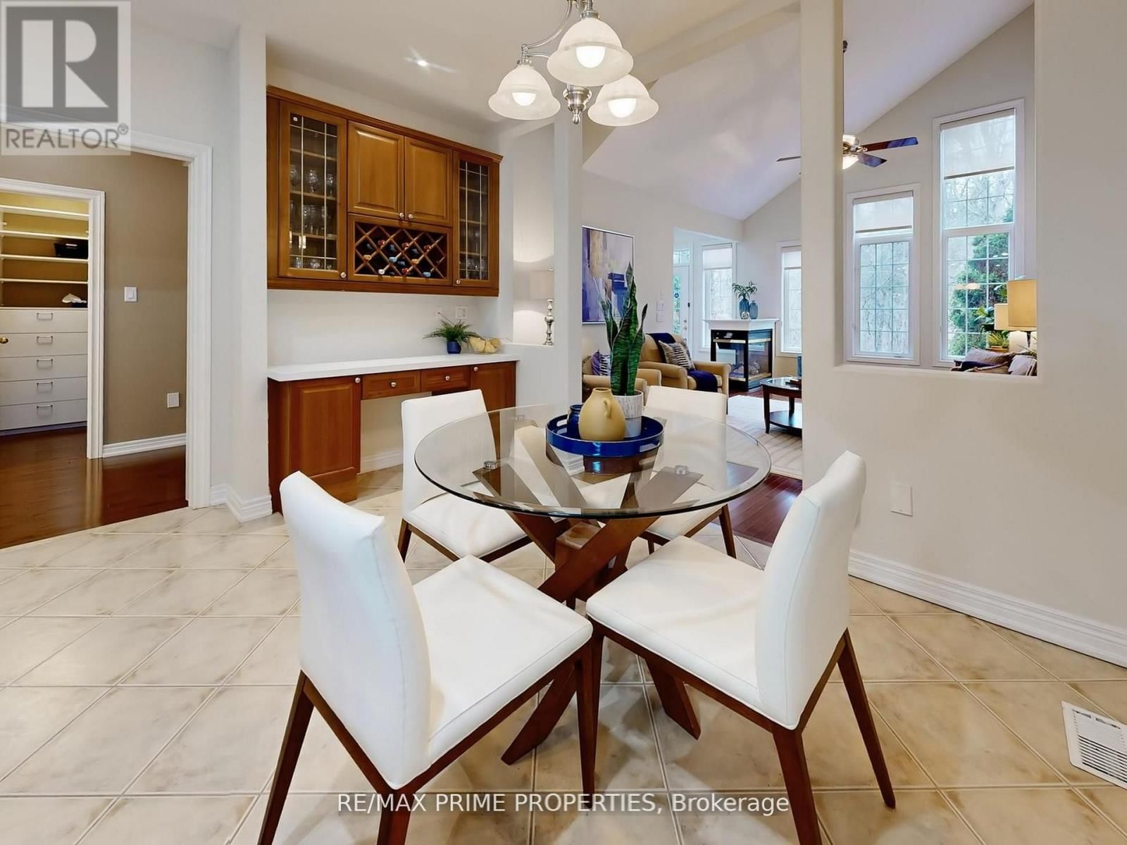 18 - 11 BERCZY CREEK WAY Image 16