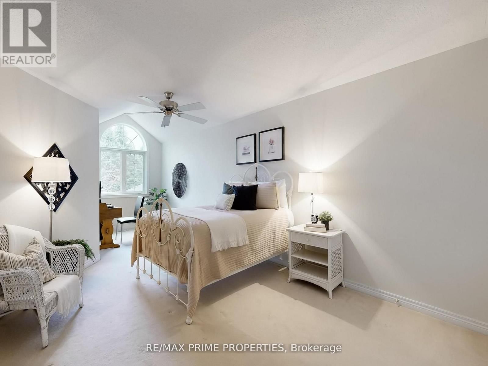 18 - 11 BERCZY CREEK WAY Image 35