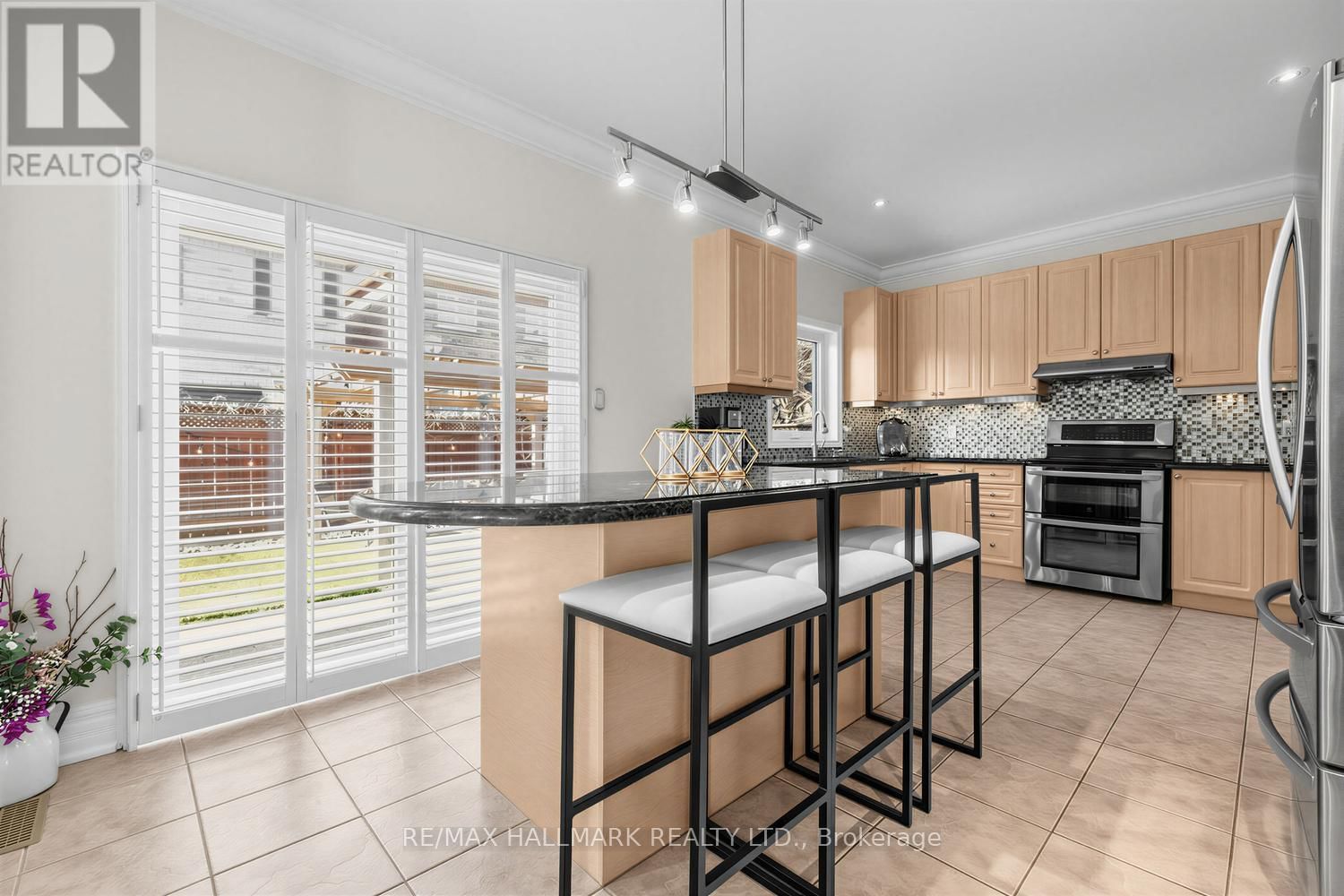 341 KIRKVALLEY CRESCENT Image 12