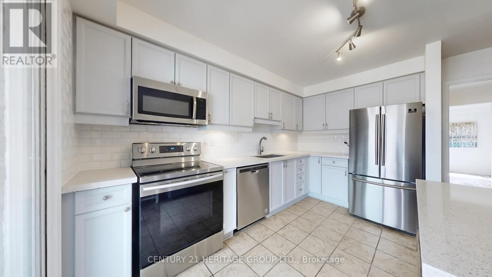 34 DUNKELD WAY Image 15