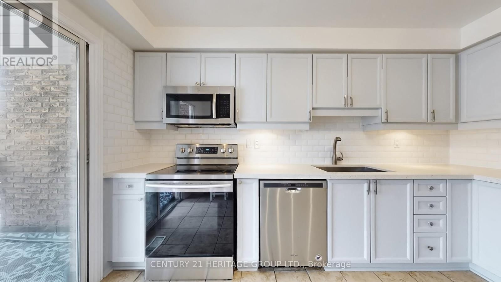 34 DUNKELD WAY Image 16