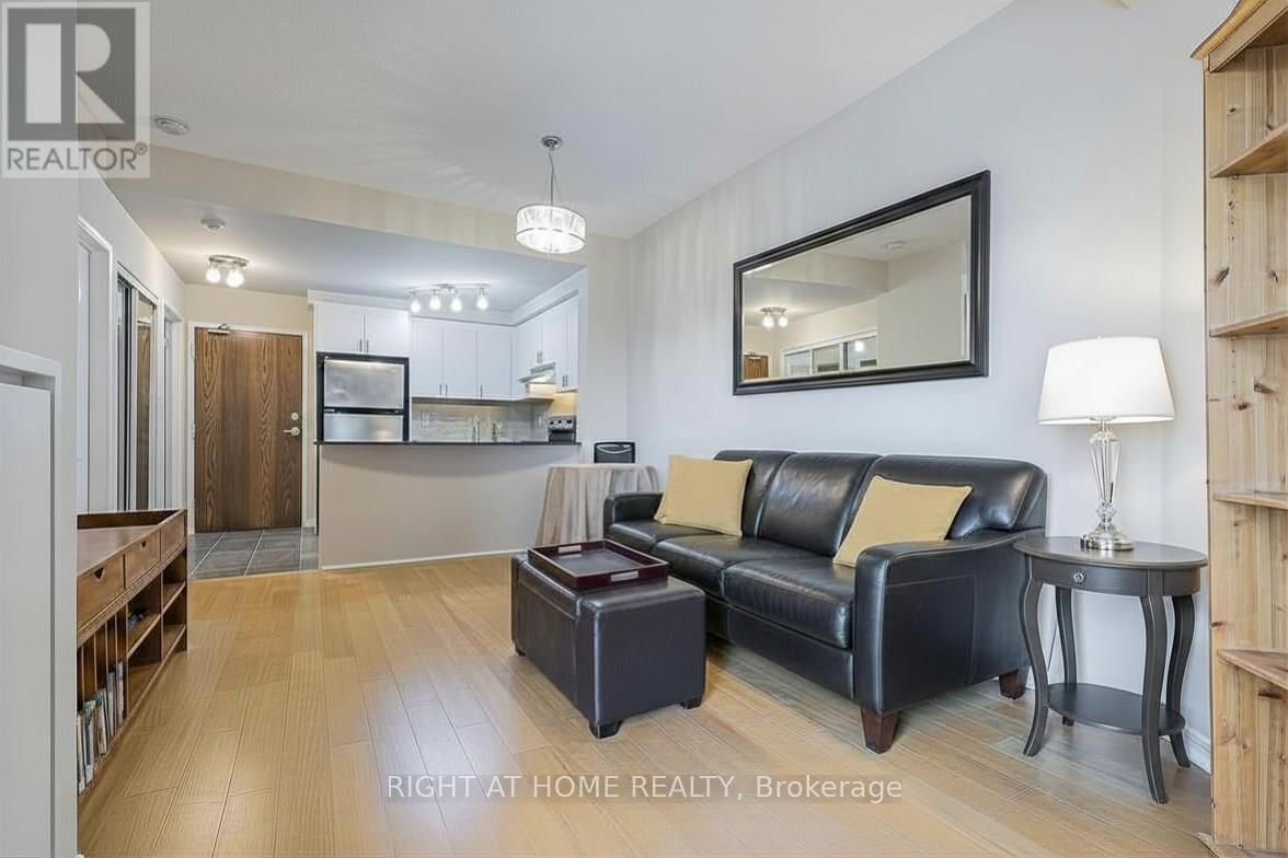 305 - 8 MAISON PARC COURT Image 12