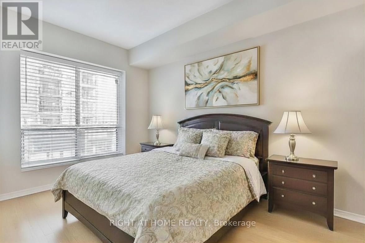 305 - 8 MAISON PARC COURT Image 16