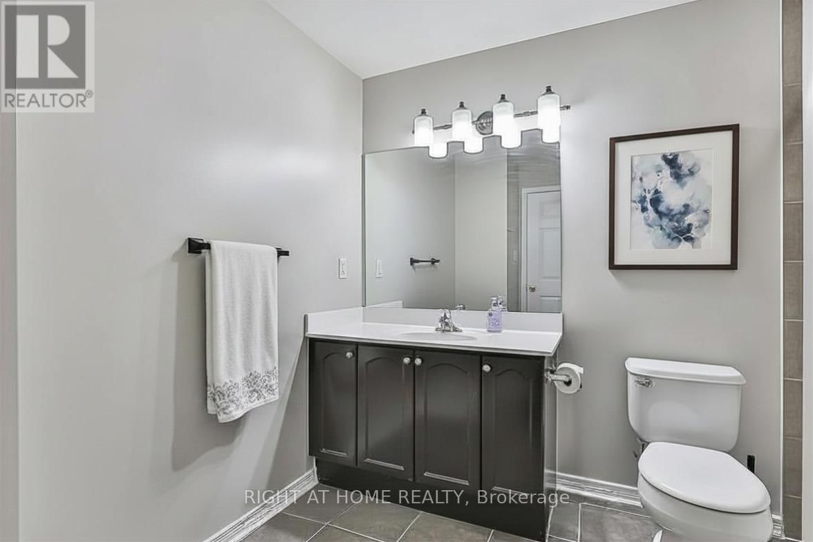 305 - 8 MAISON PARC COURT Image 18