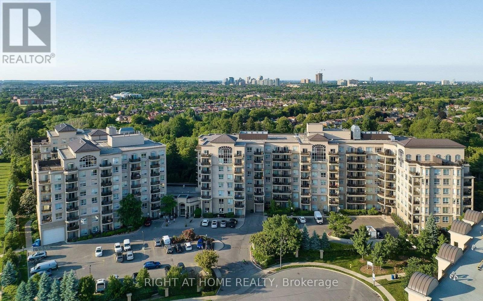 305 - 8 MAISON PARC COURT Image 2