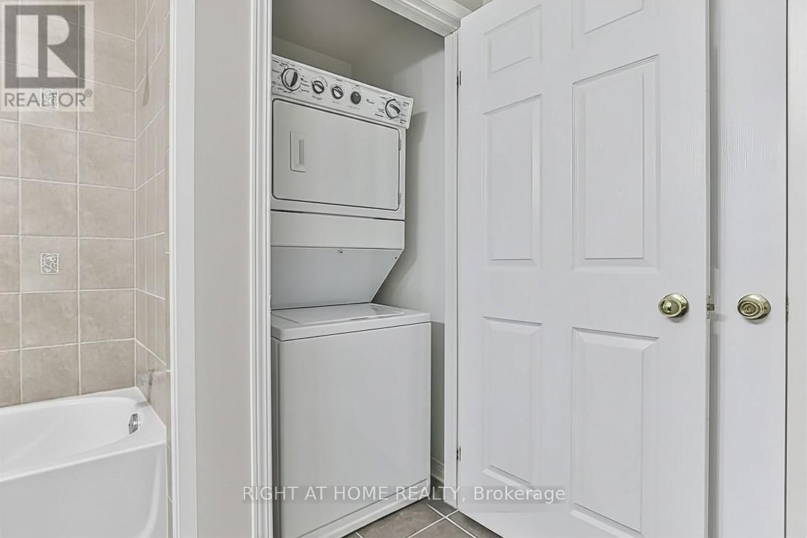 305 - 8 MAISON PARC COURT Image 20