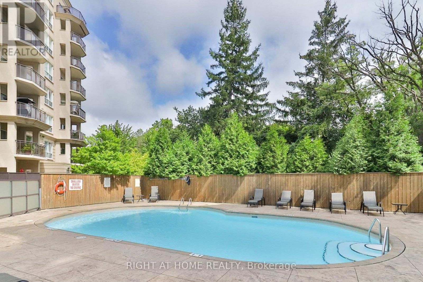 305 - 8 MAISON PARC COURT Image 21