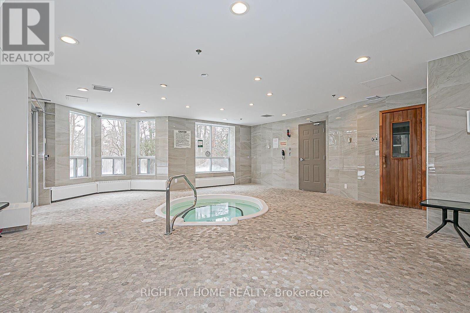 305 - 8 MAISON PARC COURT Image 23