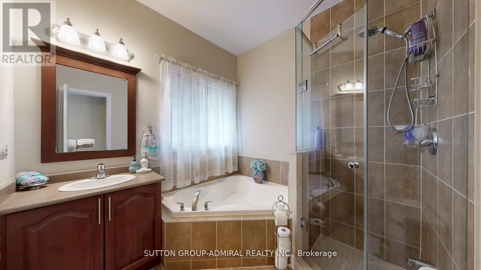 492 KWAPIS BOULEVARD Image 16