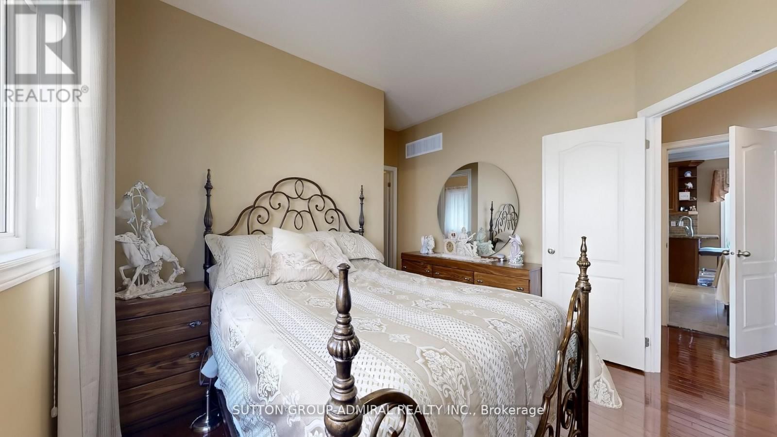 492 KWAPIS BOULEVARD Image 17