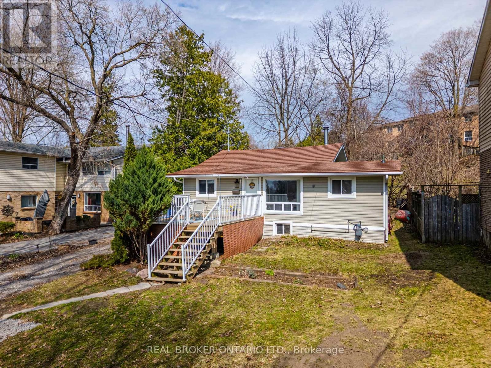 37 PINEWAY AVENUE Image 1