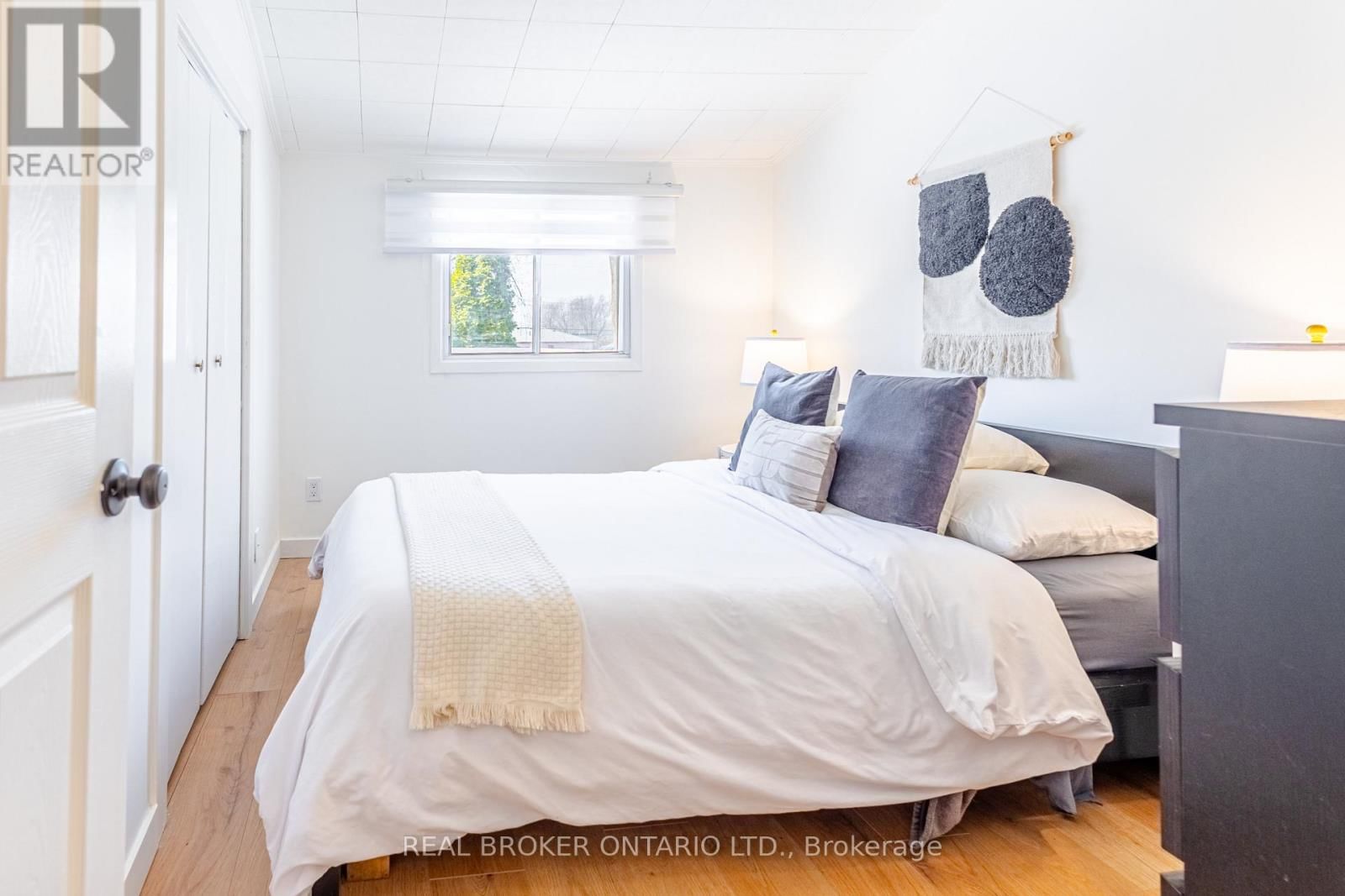 37 PINEWAY AVENUE Image 20