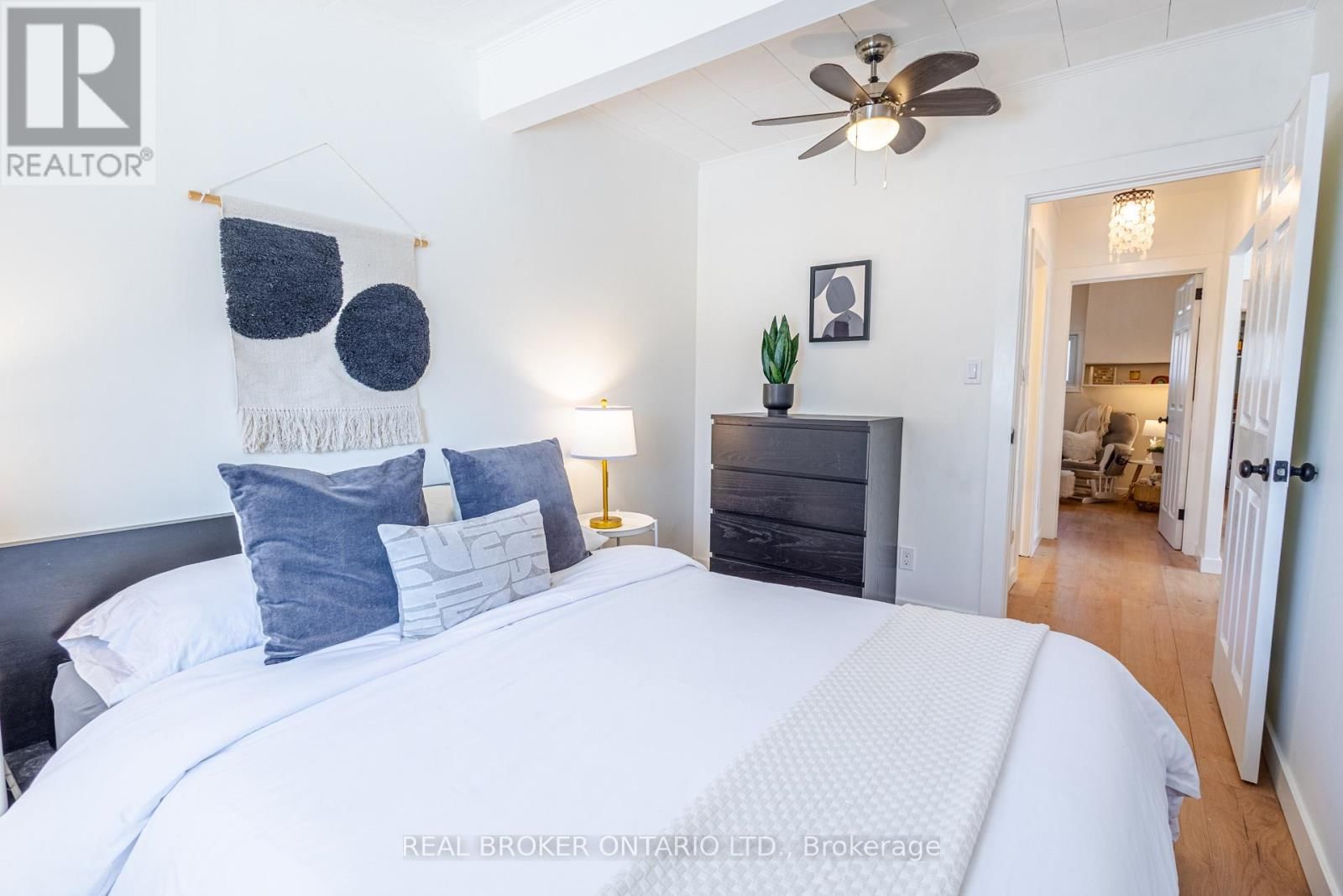 37 PINEWAY AVENUE Image 21