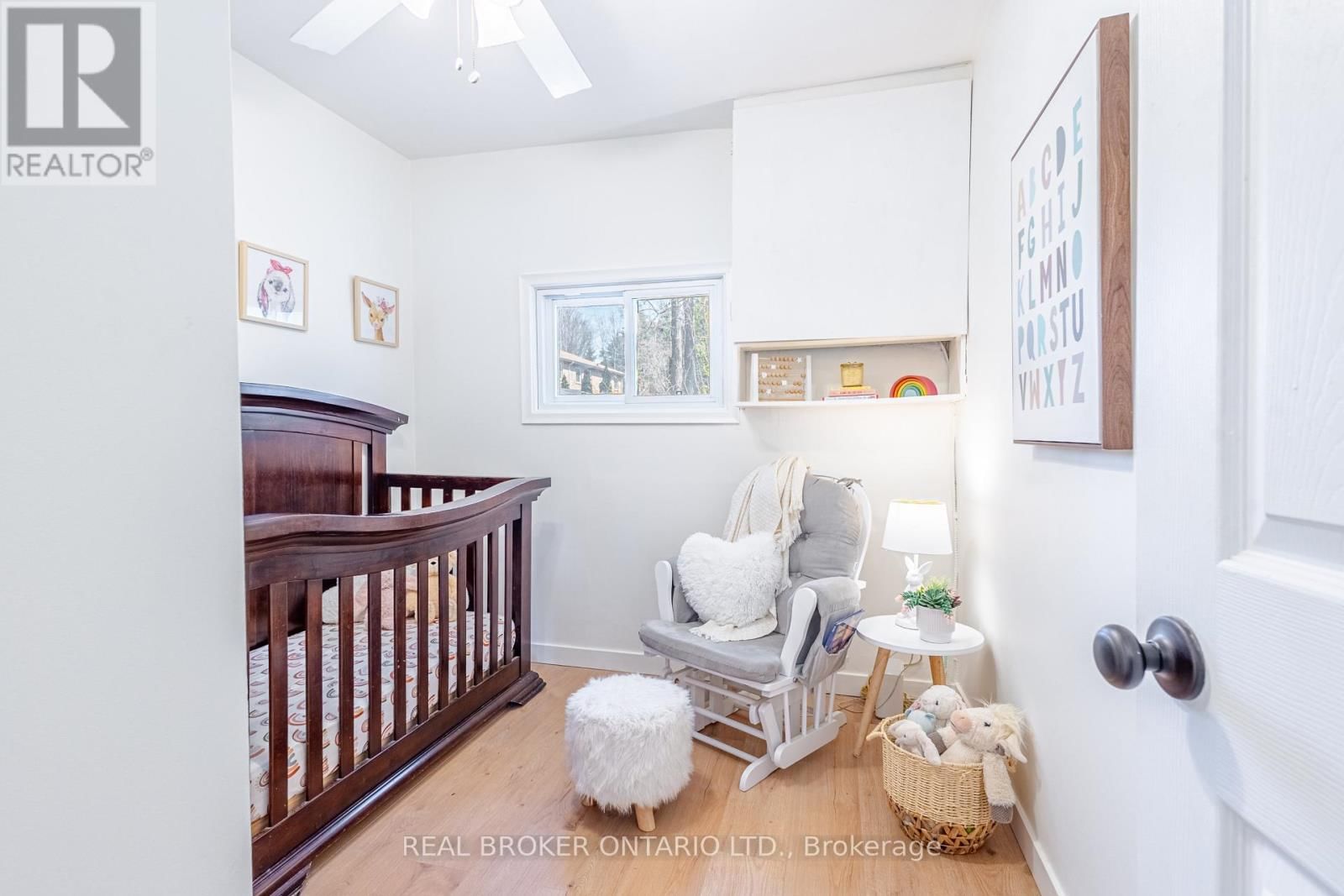 37 PINEWAY AVENUE Image 22