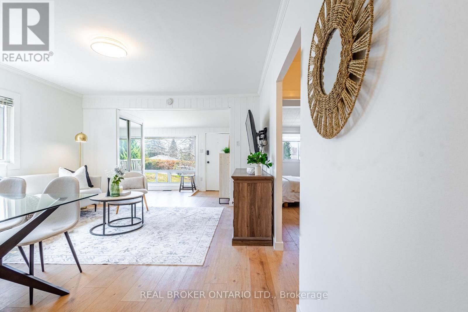 37 PINEWAY AVENUE Image 24