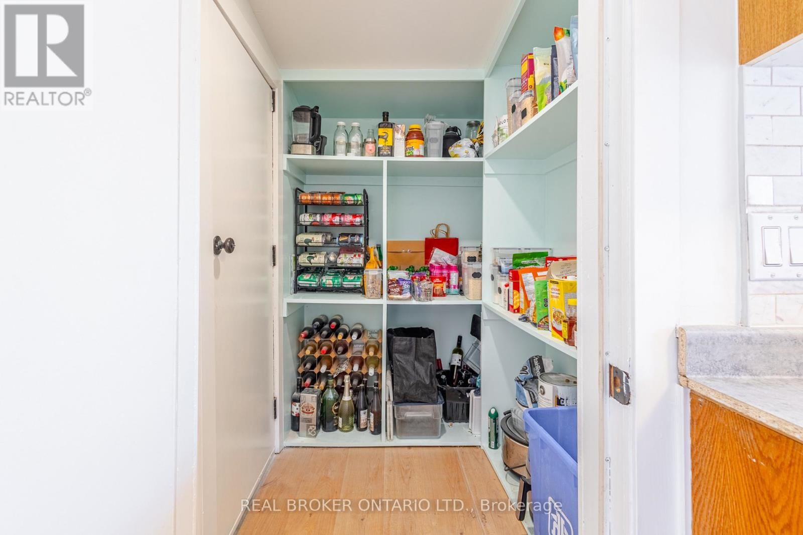 37 PINEWAY AVENUE Image 27