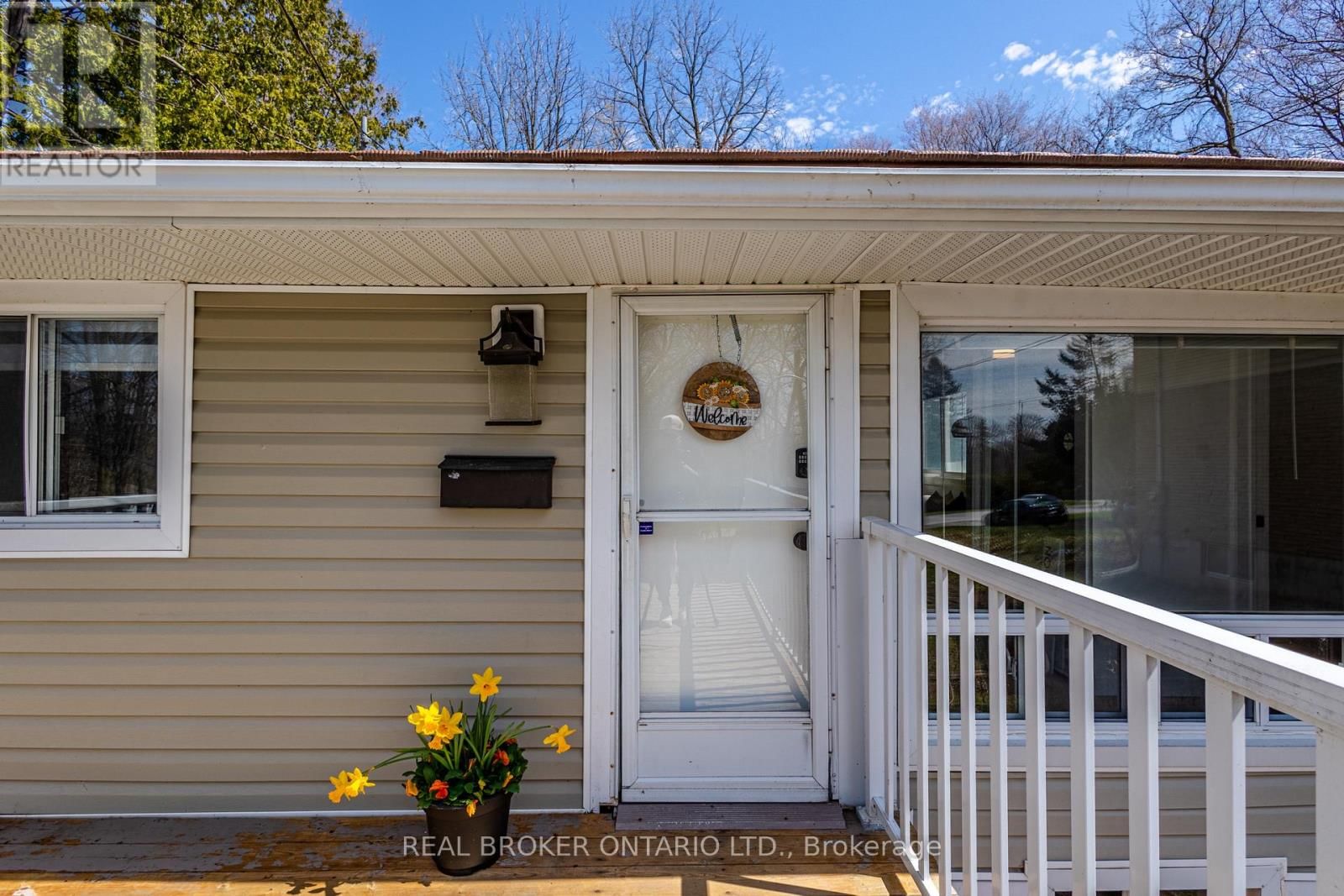 37 PINEWAY AVENUE Image 8