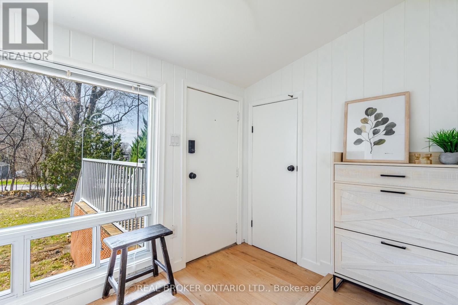 37 PINEWAY AVENUE Image 9