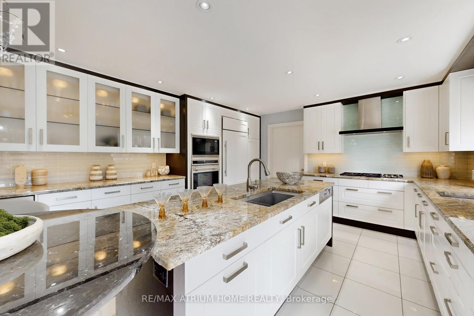 19 LIMCOMBE DRIVE Image 13