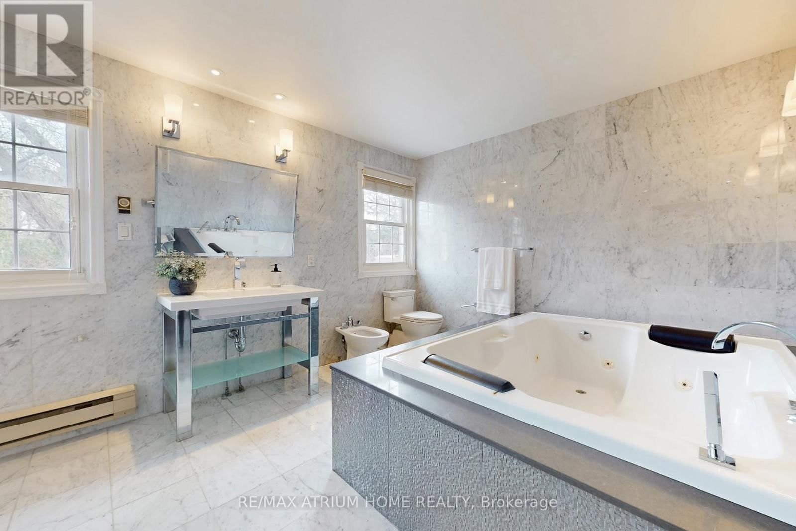 19 LIMCOMBE DRIVE Image 25