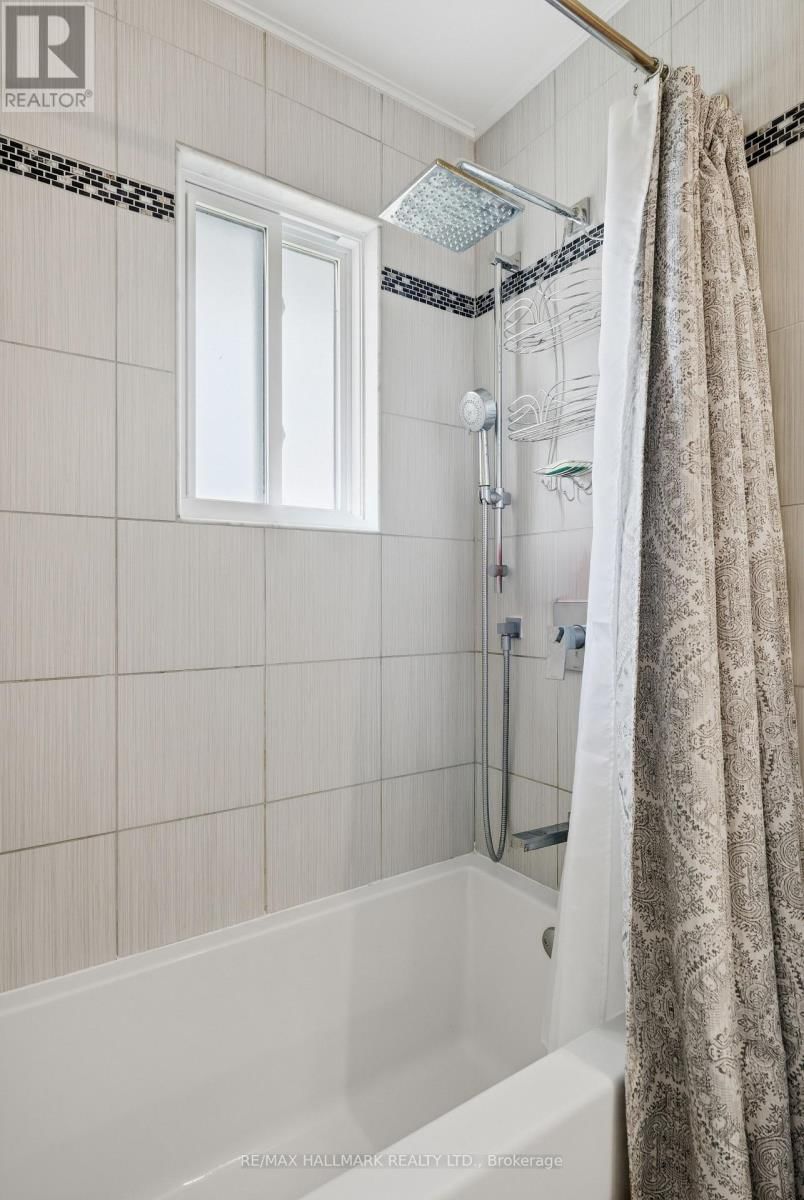 215 PARKSIDE CRESCENT Image 21