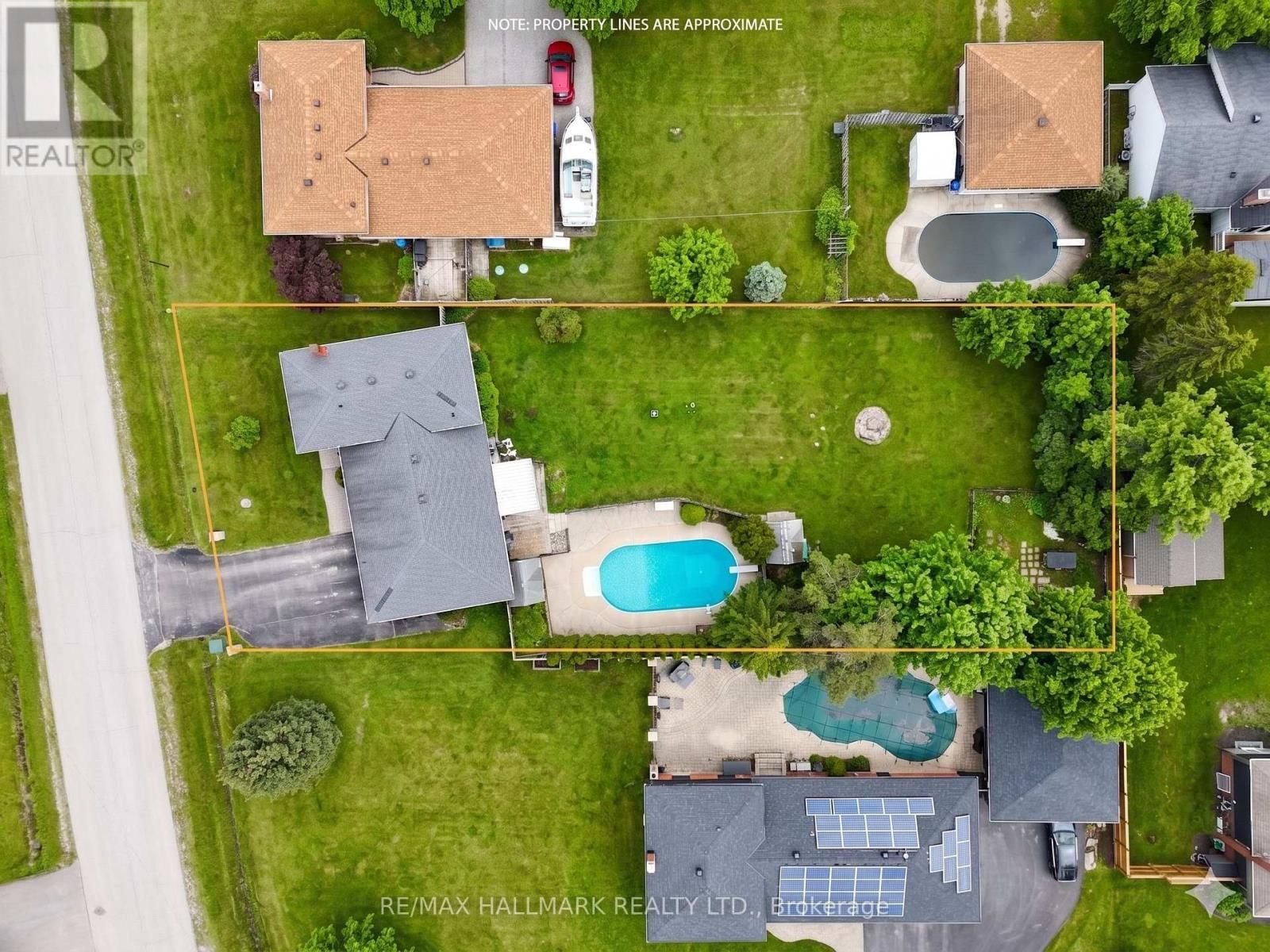 215 PARKSIDE CRESCENT Image 33