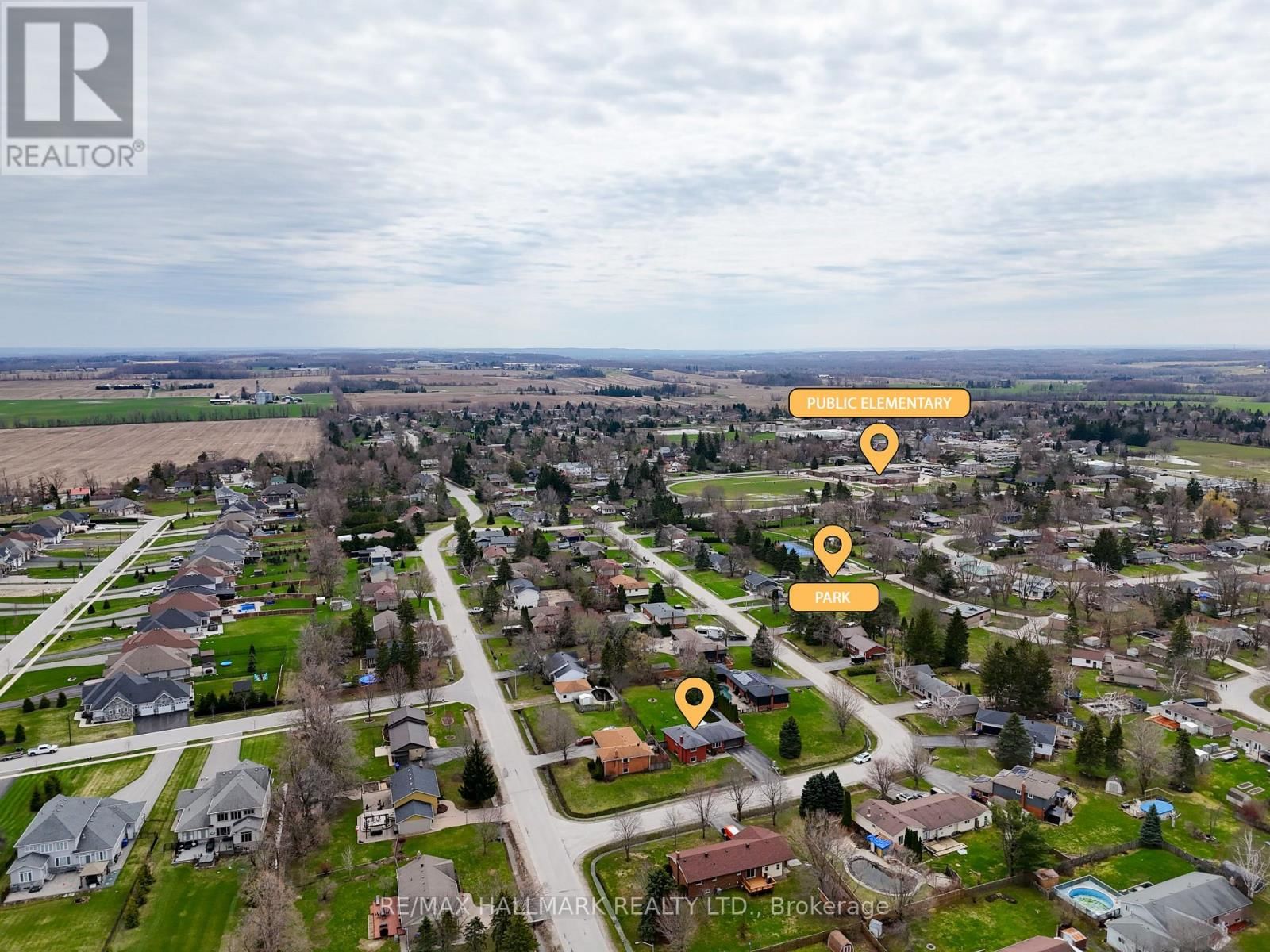 215 PARKSIDE CRESCENT Image 35