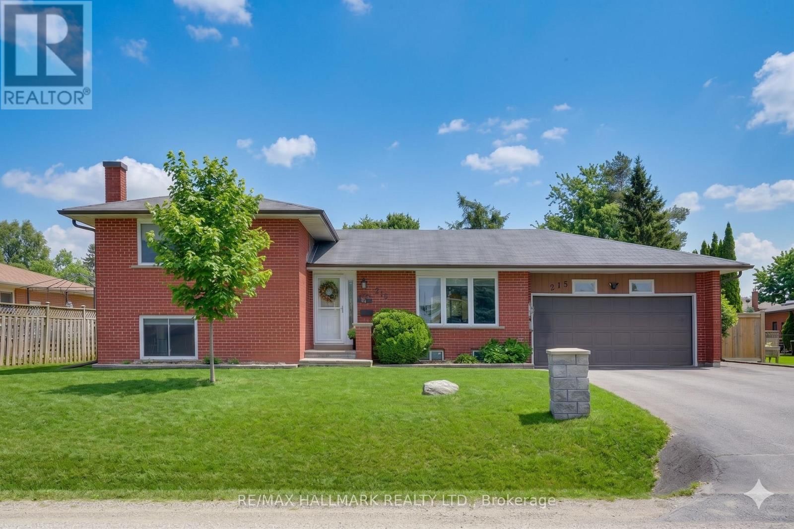 215 PARKSIDE CRESCENT Image 4