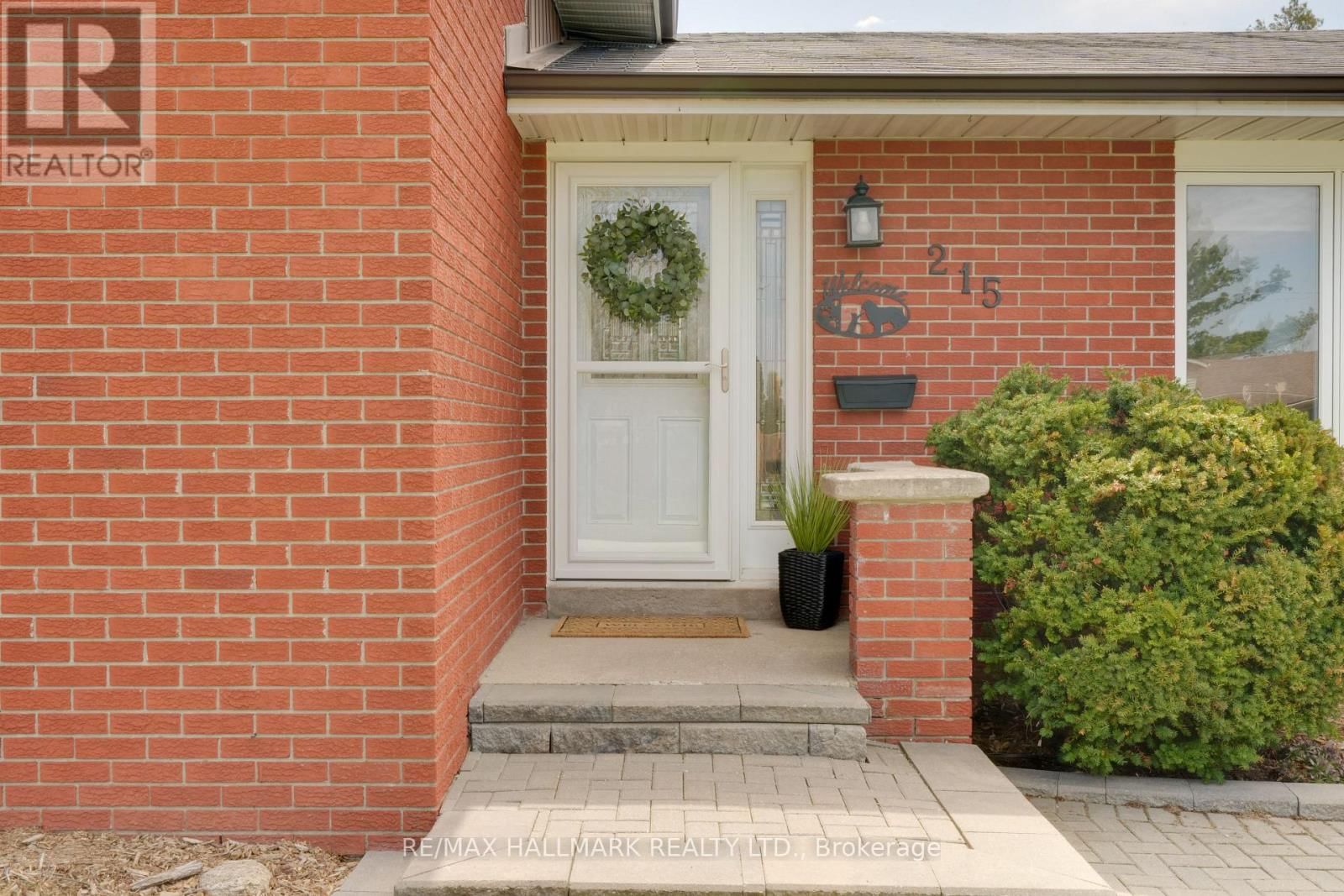 215 PARKSIDE CRESCENT Image 5