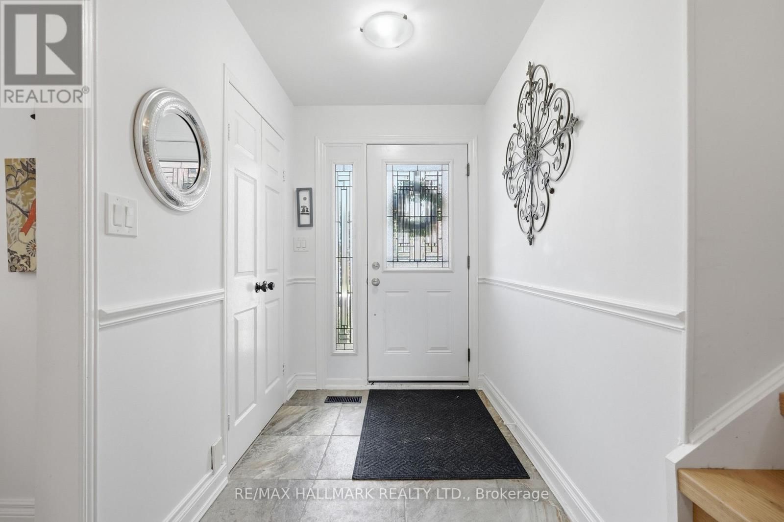 215 PARKSIDE CRESCENT Image 6