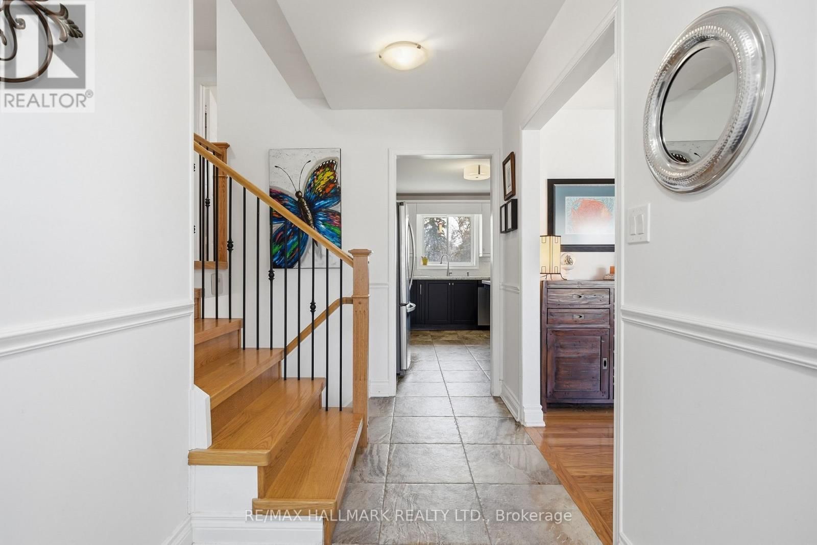 215 PARKSIDE CRESCENT Image 7