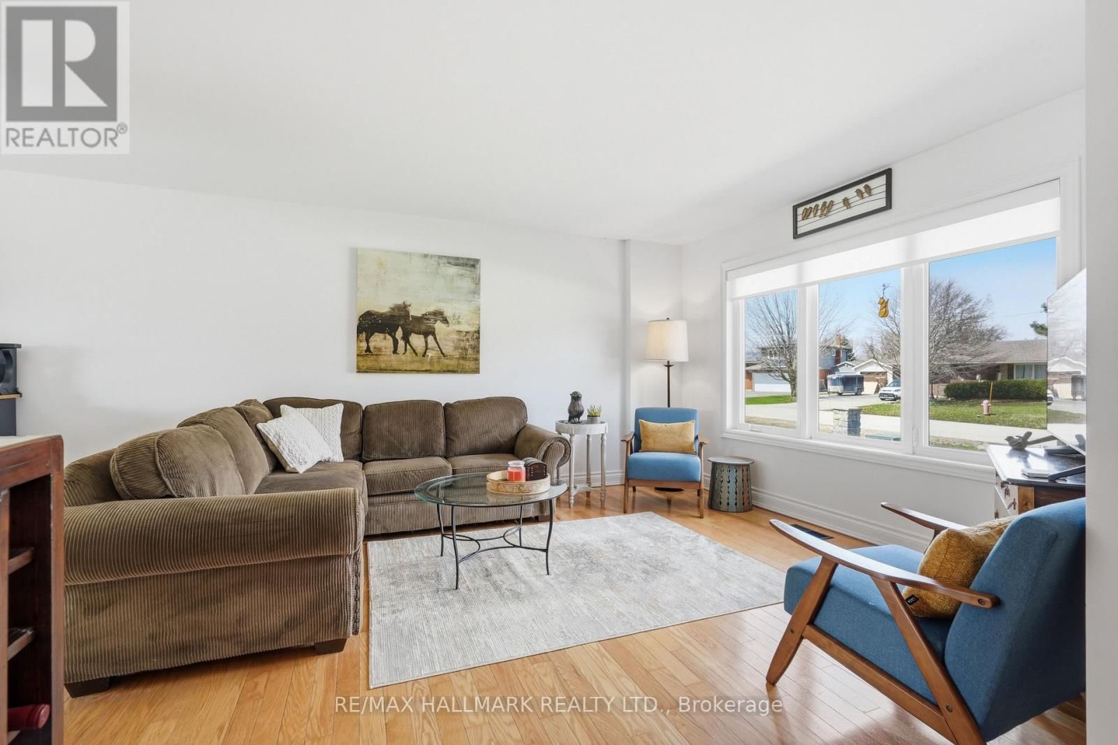 215 PARKSIDE CRESCENT Image 8