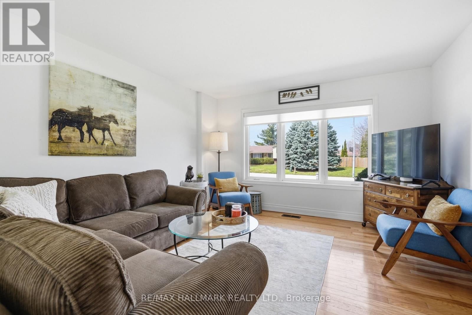 215 PARKSIDE CRESCENT Image 9