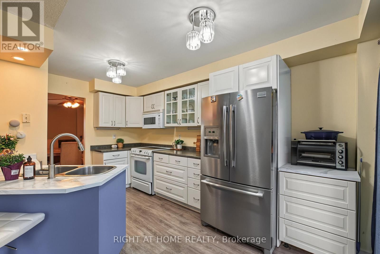 2158 FERGUSON STREET Image 12