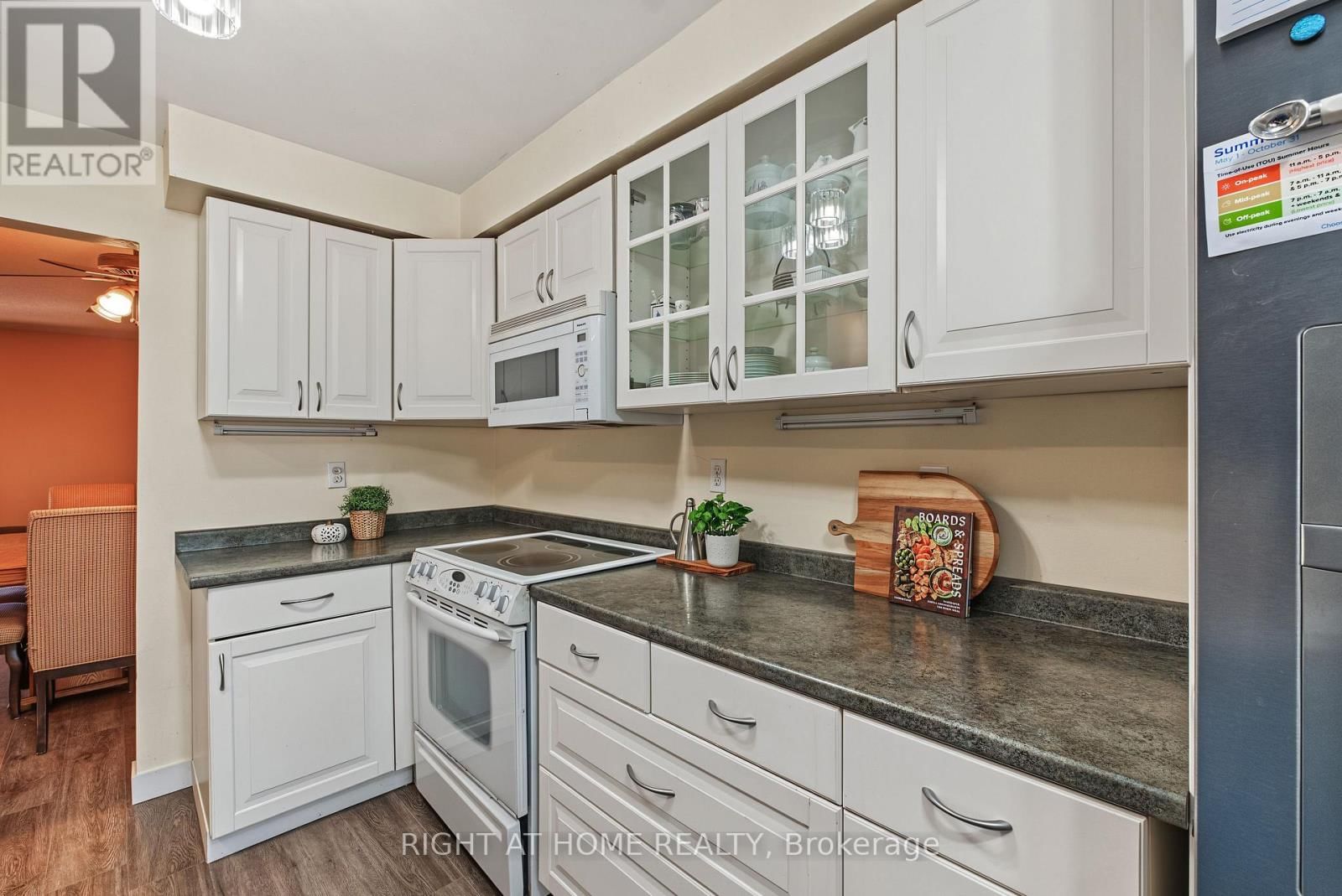 2158 FERGUSON STREET Image 14