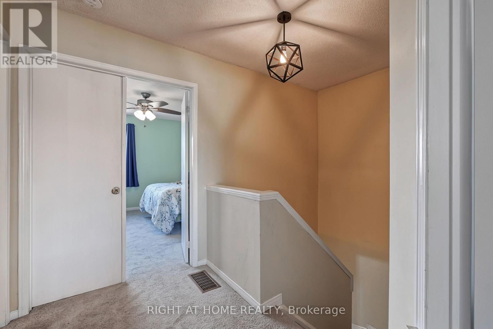 2158 FERGUSON STREET Image 20