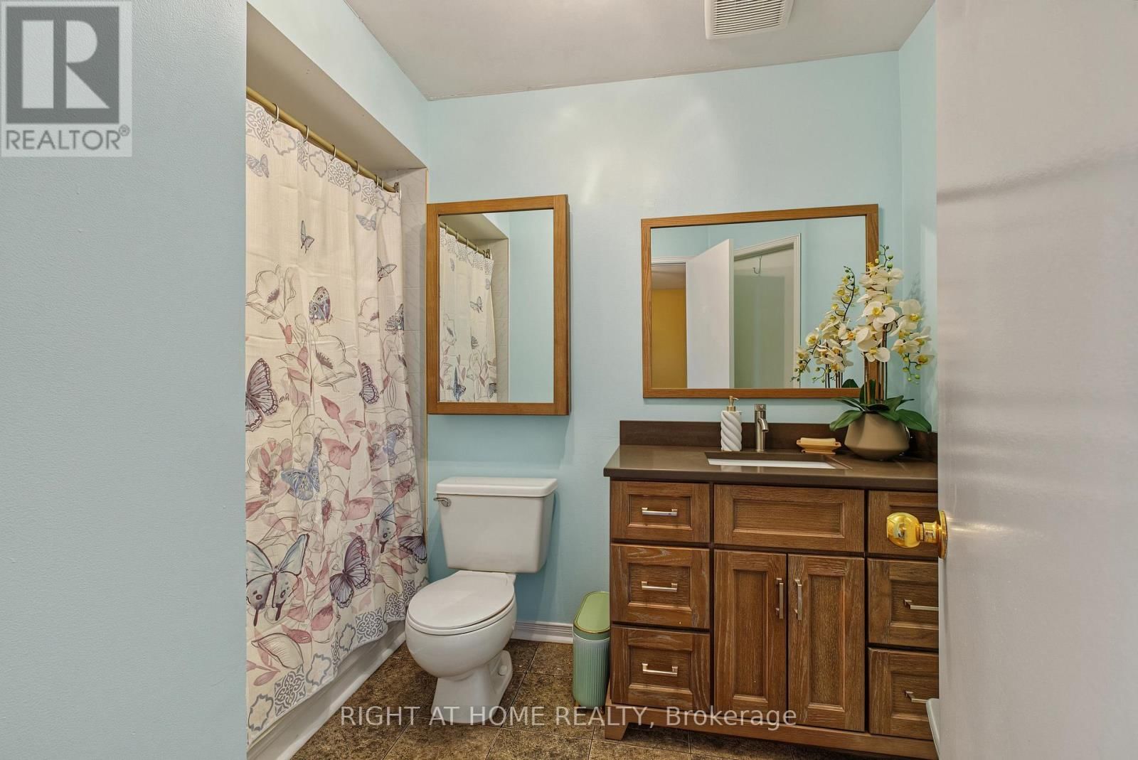2158 FERGUSON STREET Image 22