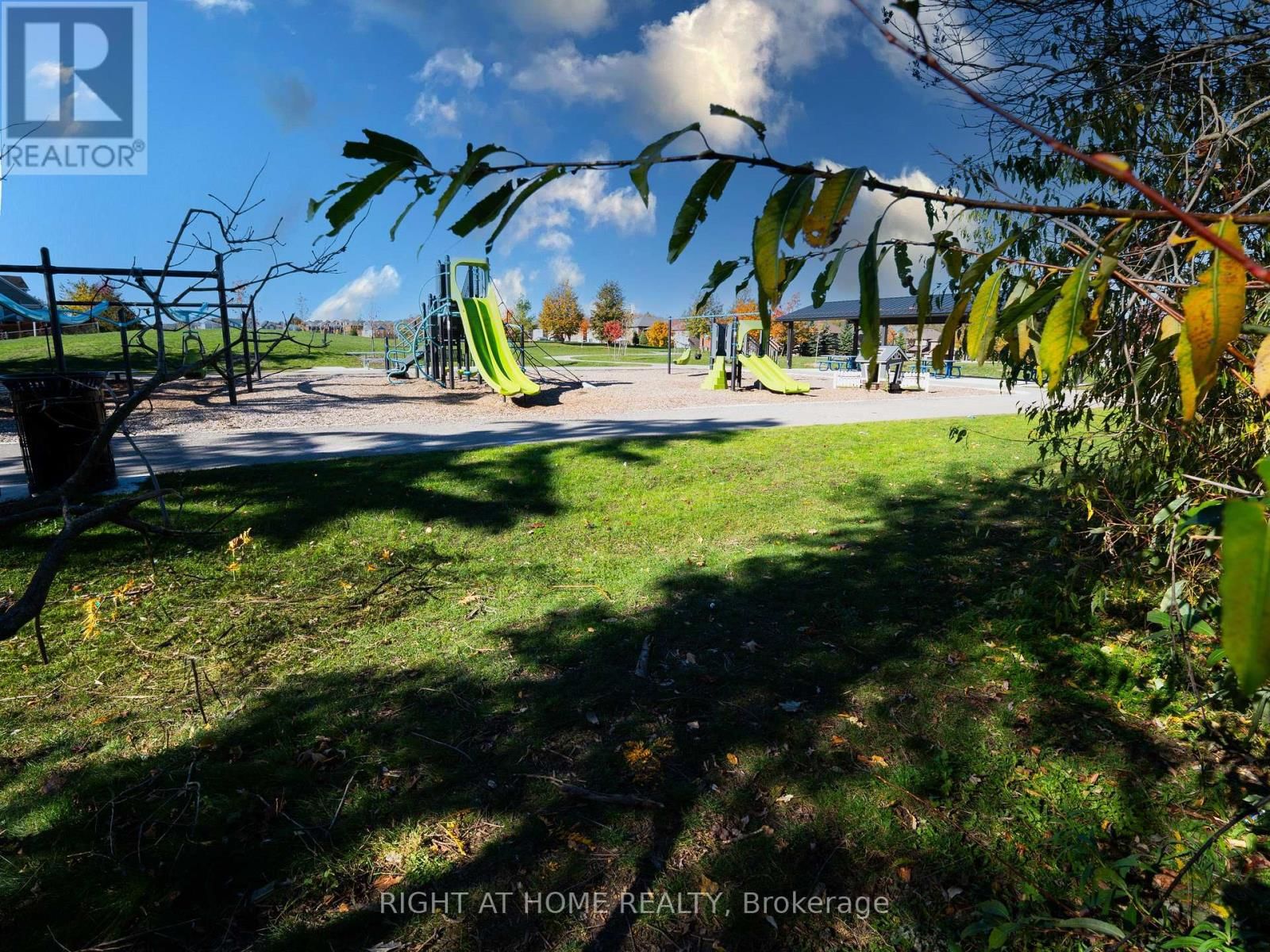 2158 FERGUSON STREET Image 29