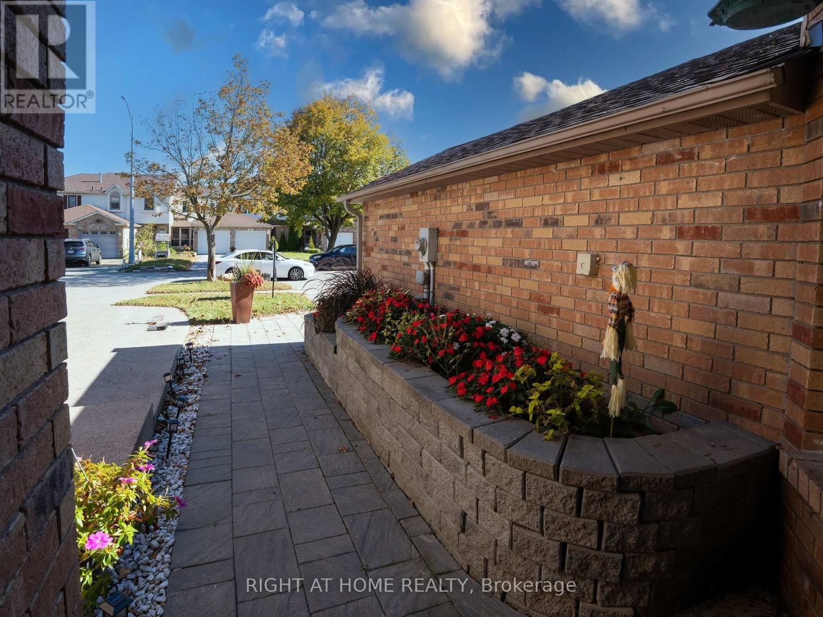 2158 FERGUSON STREET Image 3