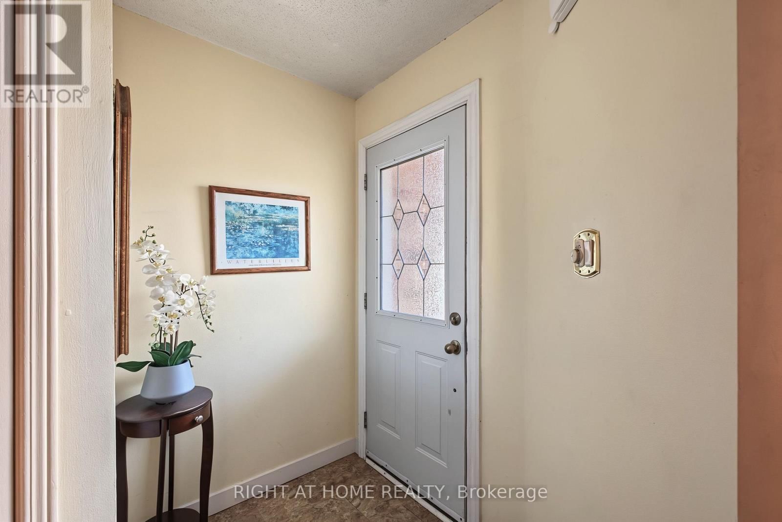 2158 FERGUSON STREET Image 4