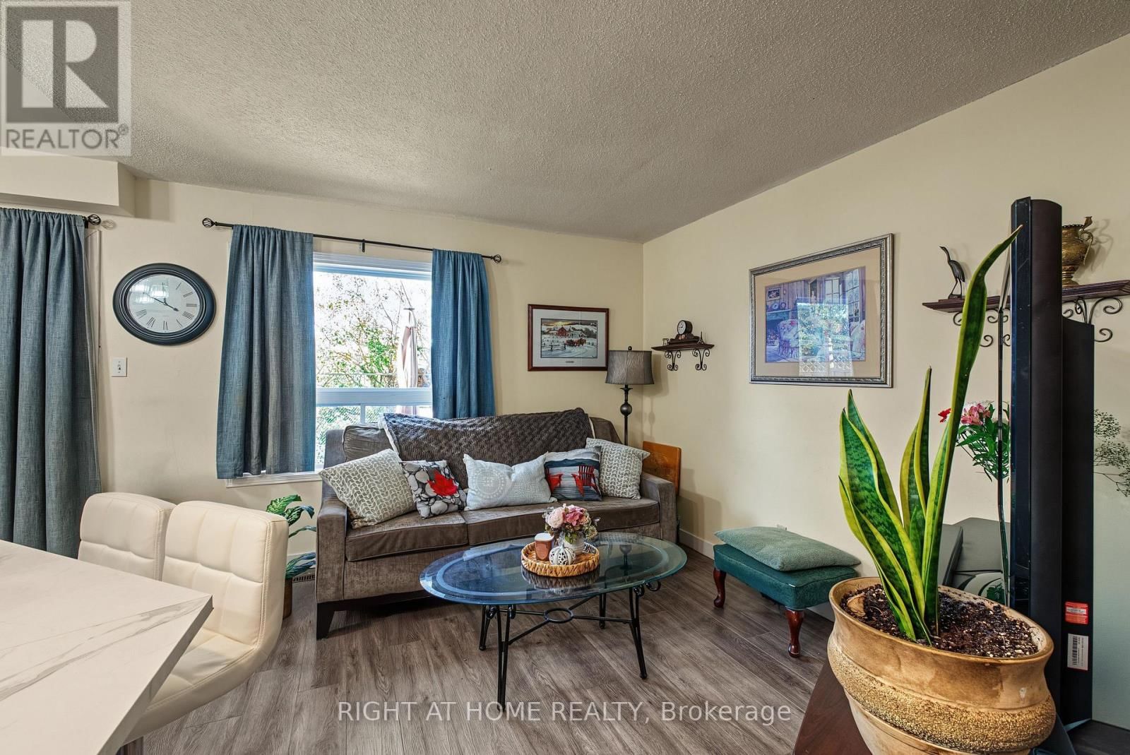 2158 FERGUSON STREET Image 9