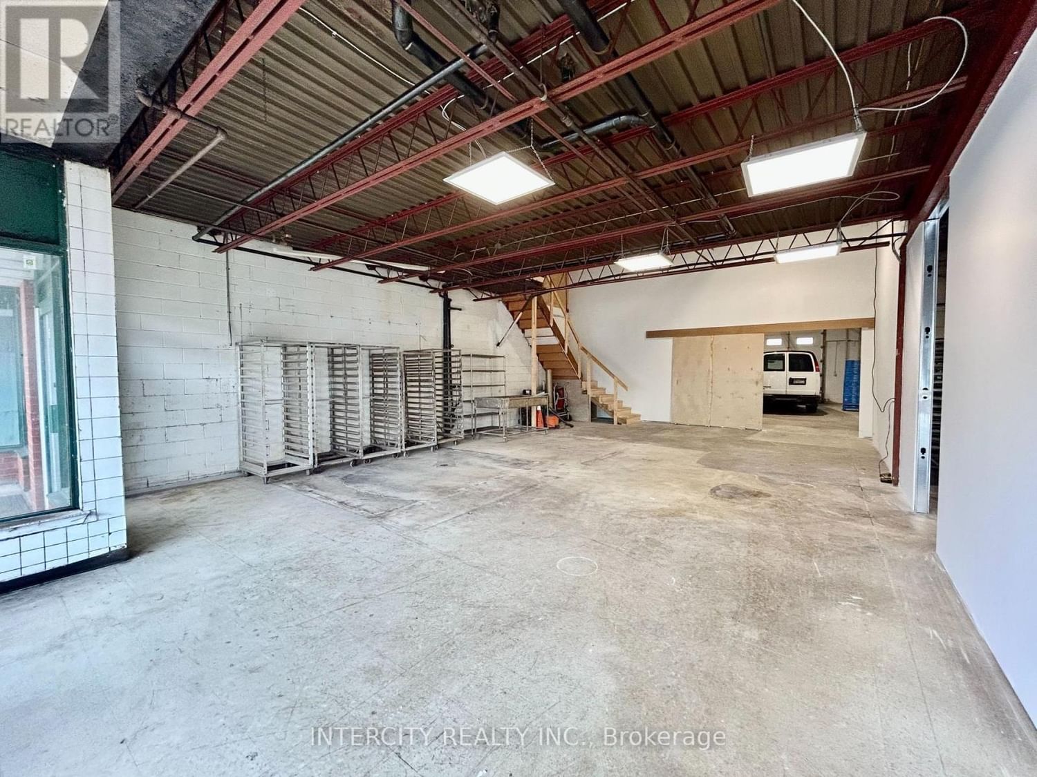 #6 -100 REGINA RD W Image 6