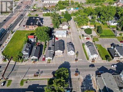 Image #1 of Commercial for Sale at 432/438 Davis Dr, Newmarket, Ontario