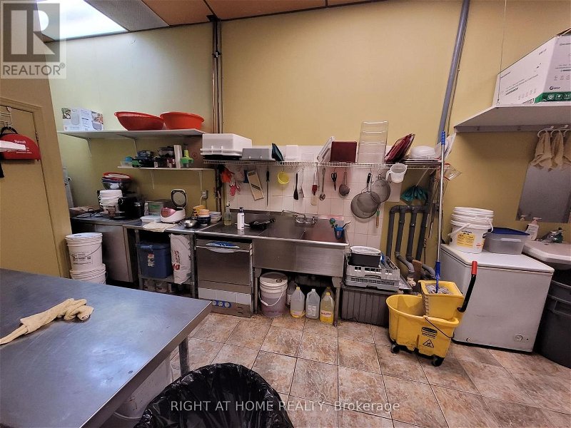 Image #1 of Restaurant for Sale at #4 -15483 Yonge St, Aurora, Ontario