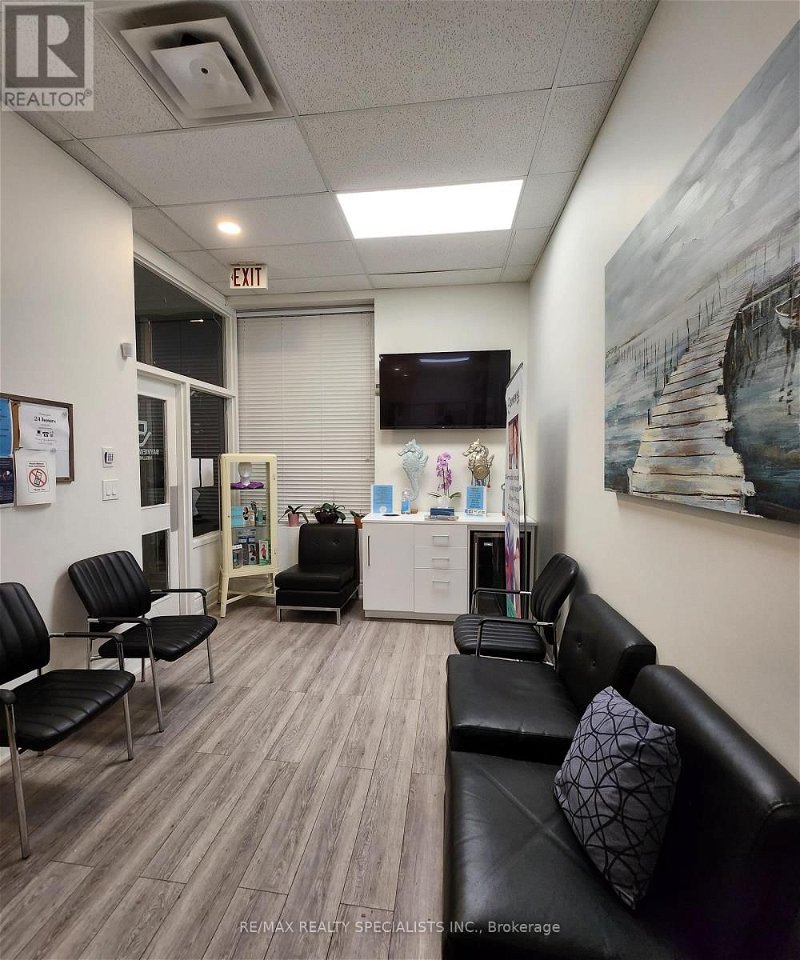 Image #1 of Business for Sale at #2 -9275 Bayview Ave, Richmond Hill, Ontario