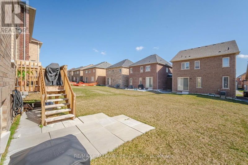 1025 Langford Boulevard  Bradford West Gwillimbury (Bradford), L3Z4K9 | Image 38