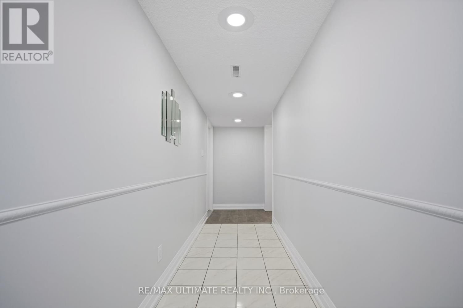 #LOWER -25 TWINBERRY CRES Image 3
