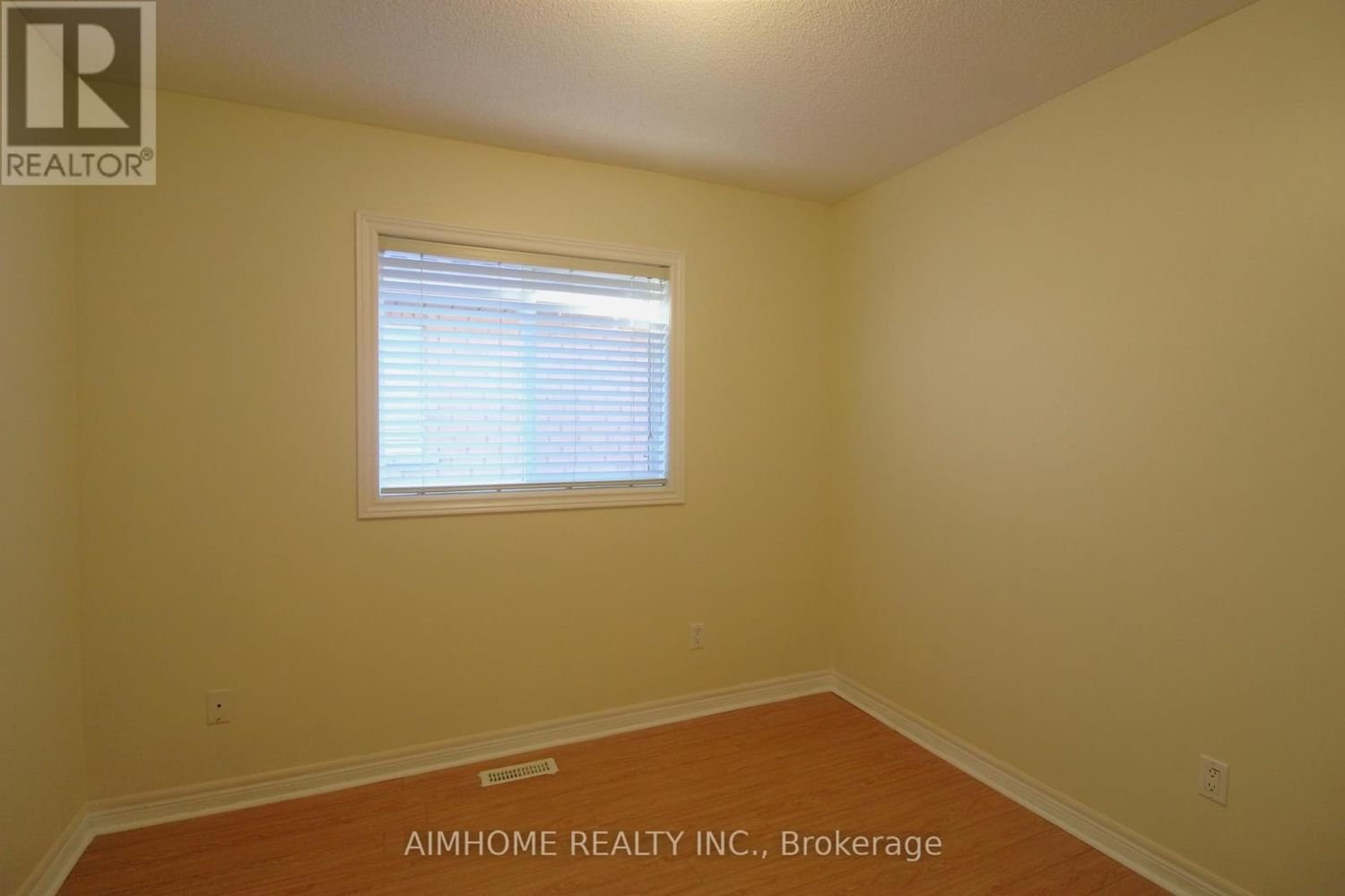 24 BEL CANTO CRES Image 13