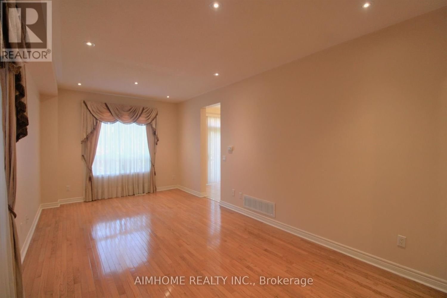 24 BEL CANTO CRES Image 6